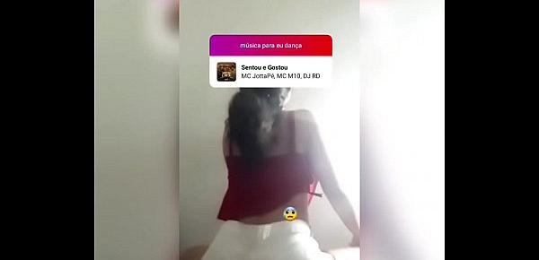  Leticia Cruz rebolando no instagram